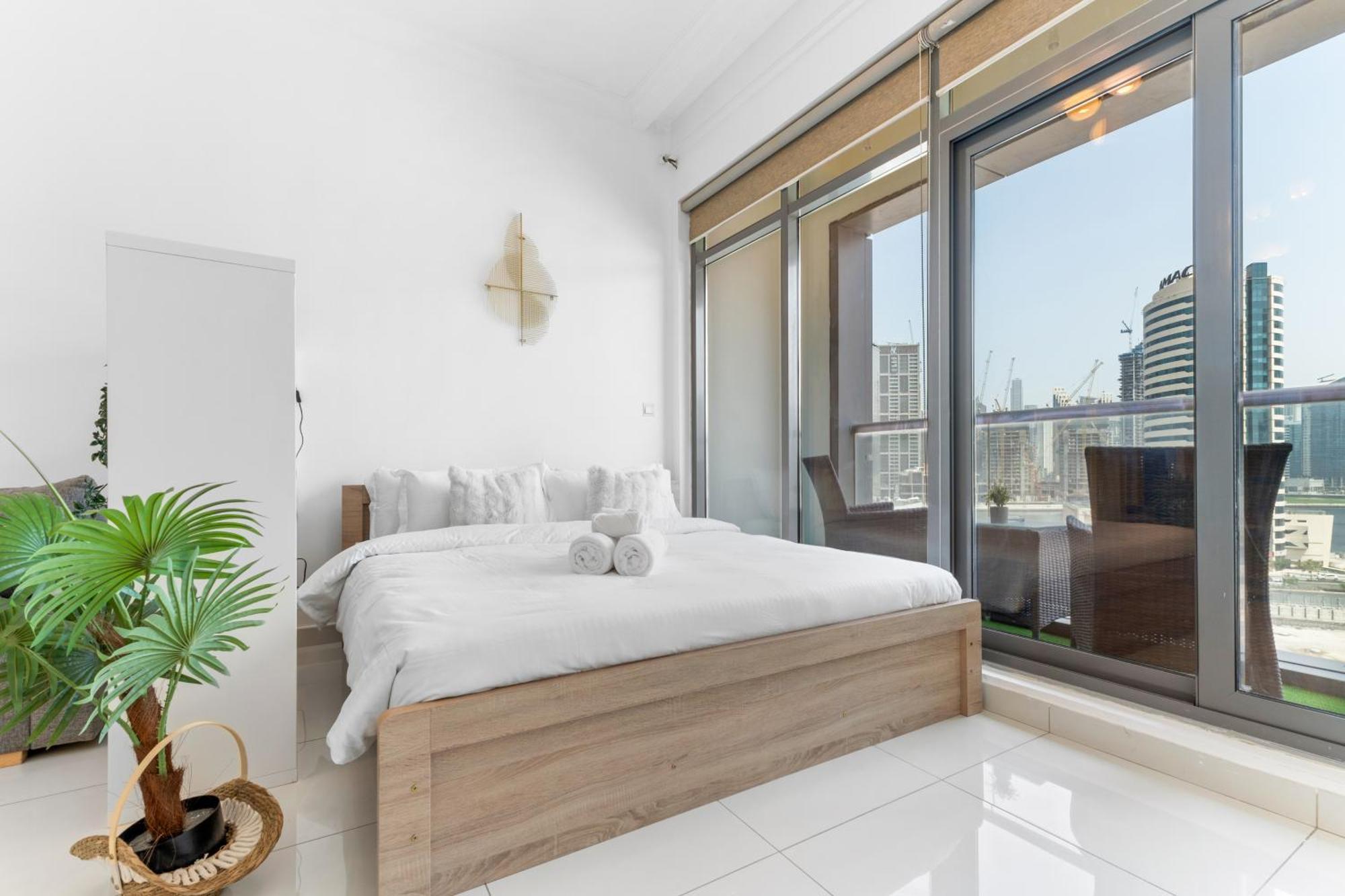 Waves - Executive Bay Studio, Canal View And Modern Amenities * Dubai