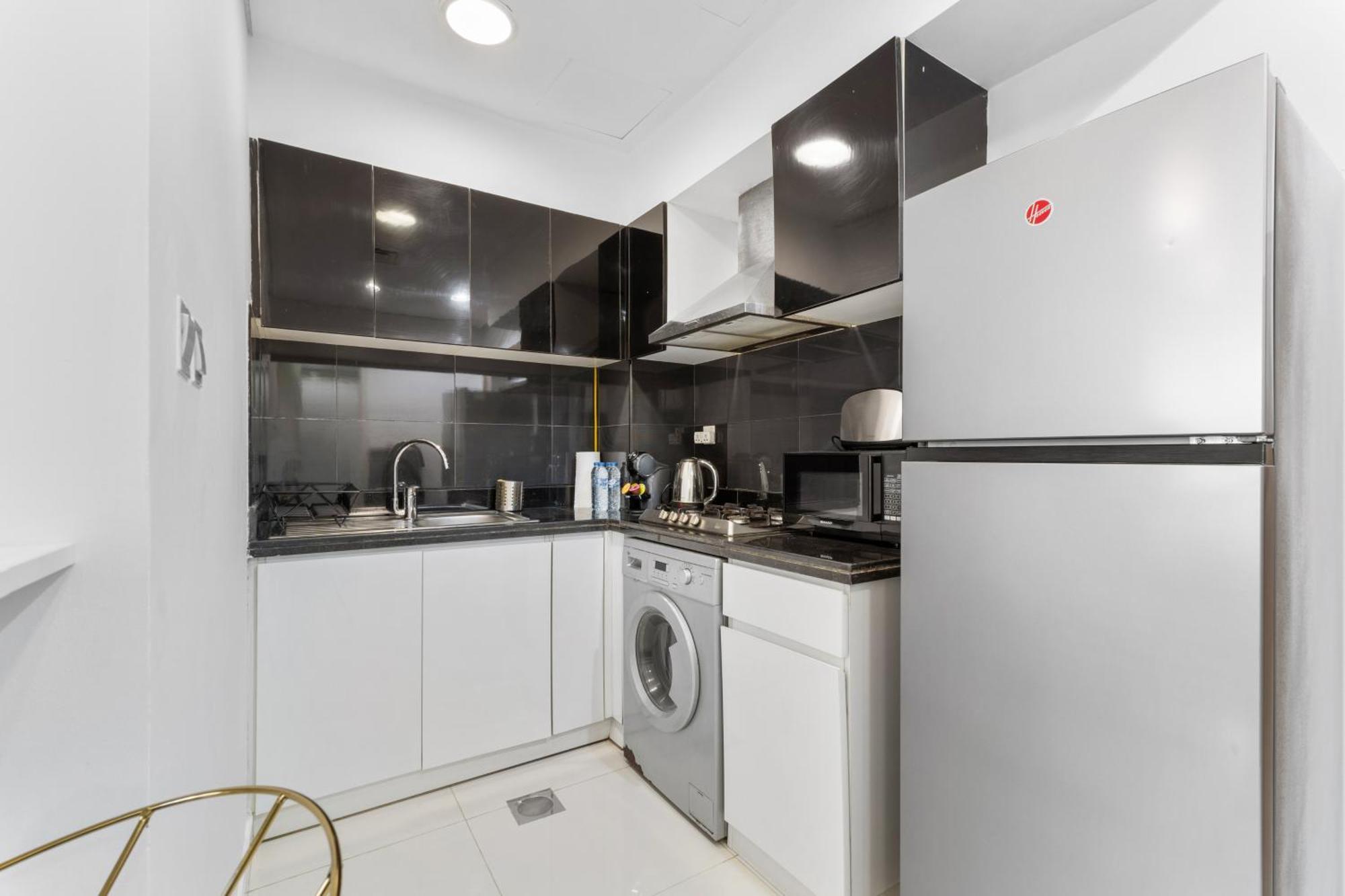 Apartment Waves - Executive Bay Studio, Canal View And Modern Amenities *