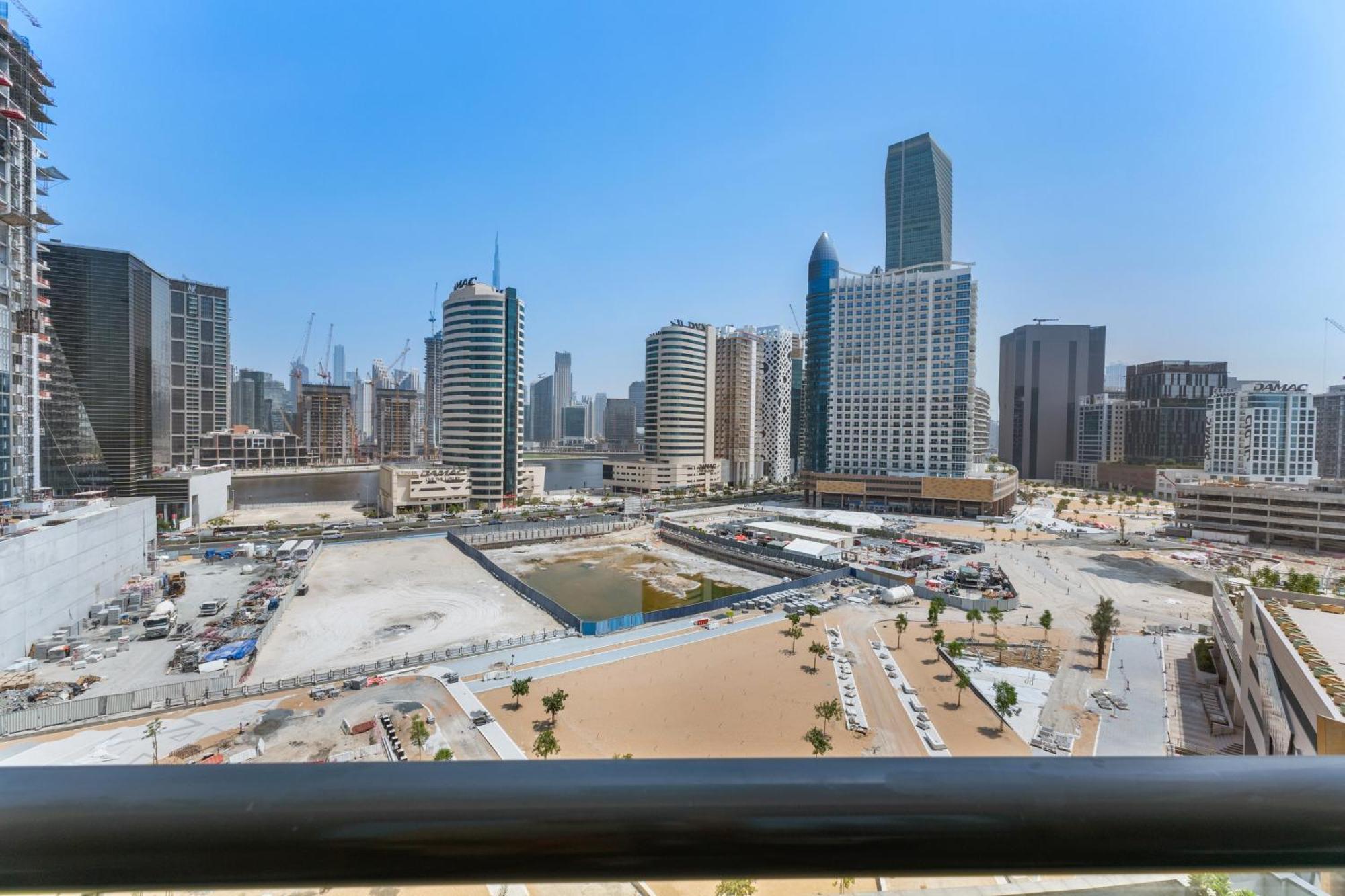 Apartment Waves - Executive Bay Studio, Canal View And Modern Amenities *